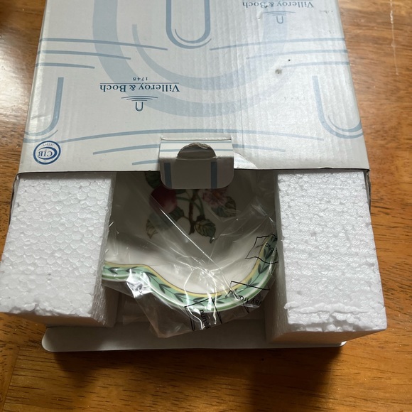 Villeroy and Boch French Garden Charm small bowl brand new in box NIB - Picture 4 of 5